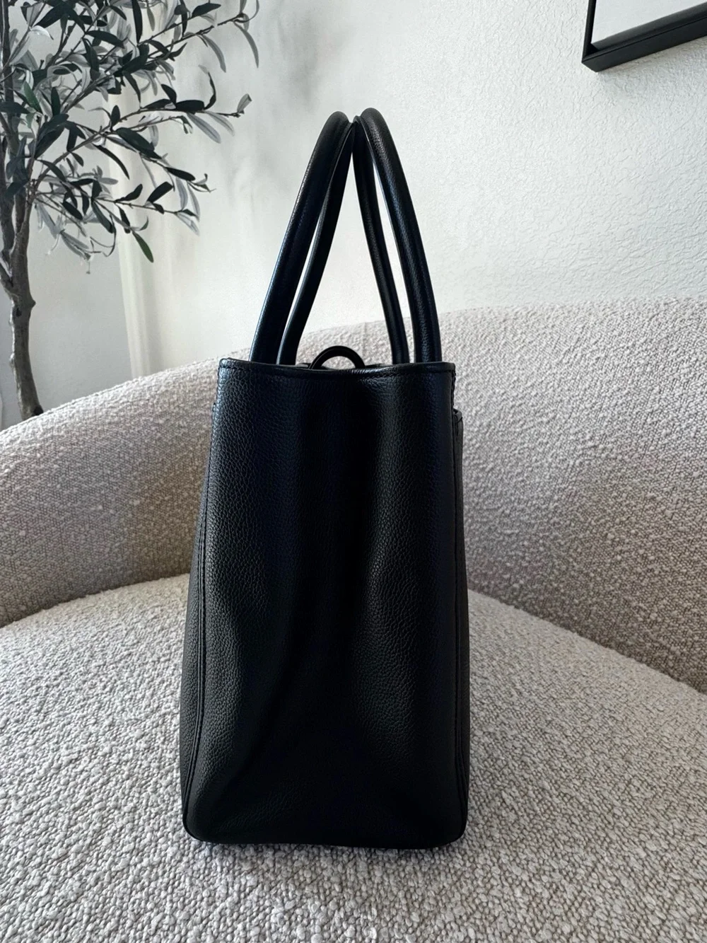 Chanel Cerf Executive Shopper Tote Bag in Black with Gold Hardware - Picture 4 of 10